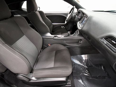 Used 2022 Dodge Challenger GT image 15