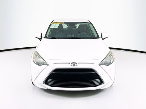 Used 2018 Toyota Yaris iA FWD image 2