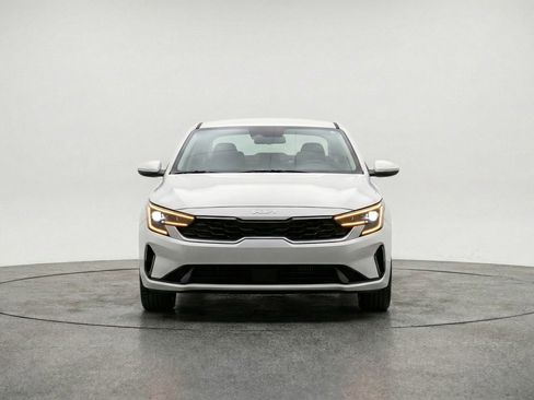 Used 2025 Kia K4 LXS FWD image 2