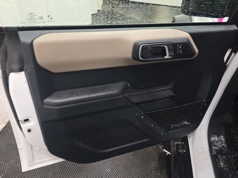 Used 2024 Ford Bronco Wildtrak image 11