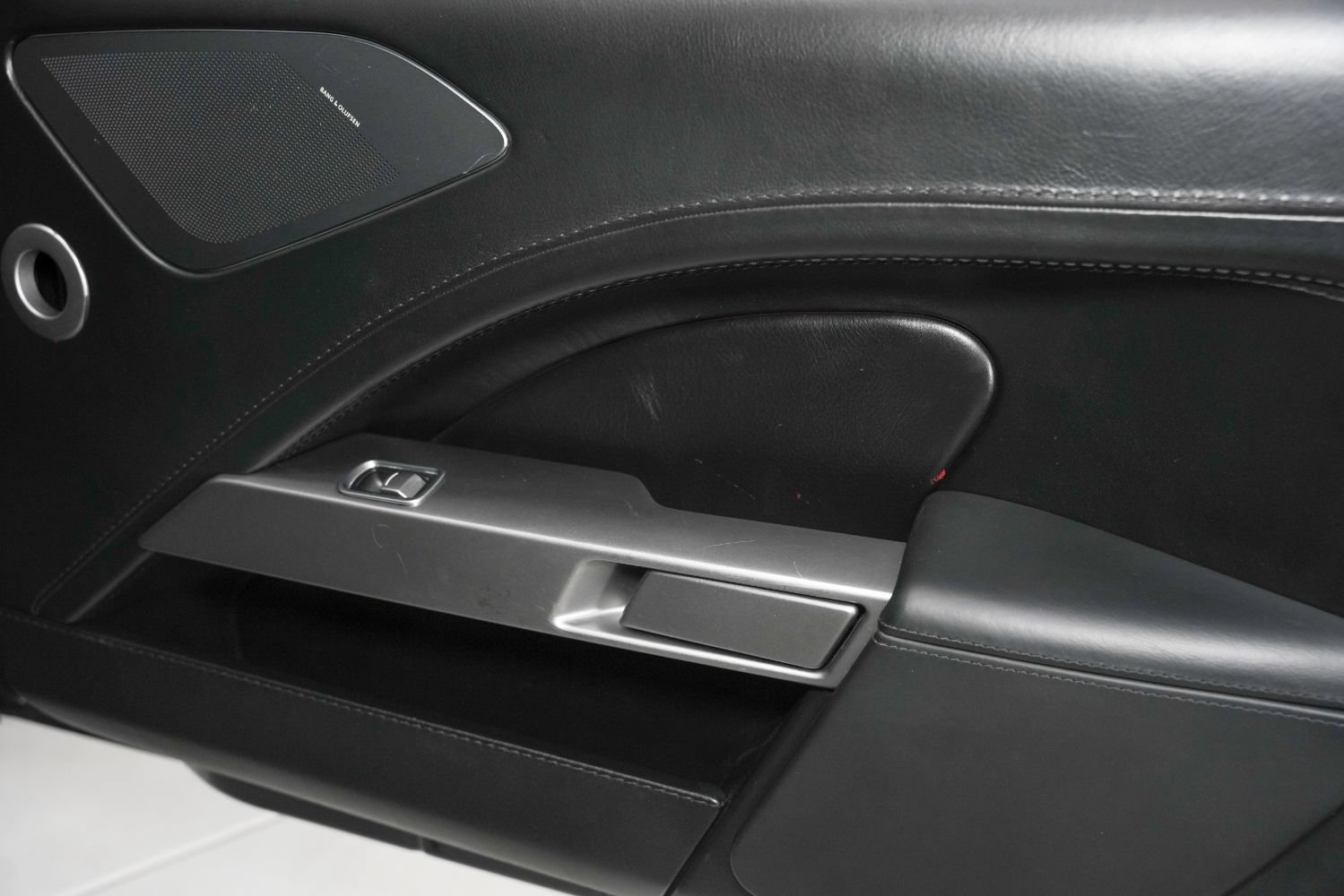 Used 2011 Aston Martin Rapide Luxe RWD image 31