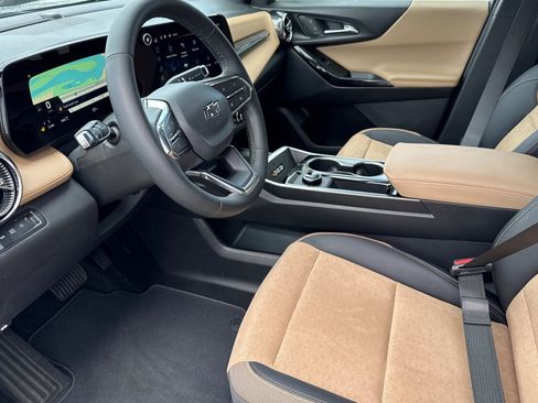 New 2025 Chevrolet Equinox ACTIV w/ Safety and Technology Package image 10