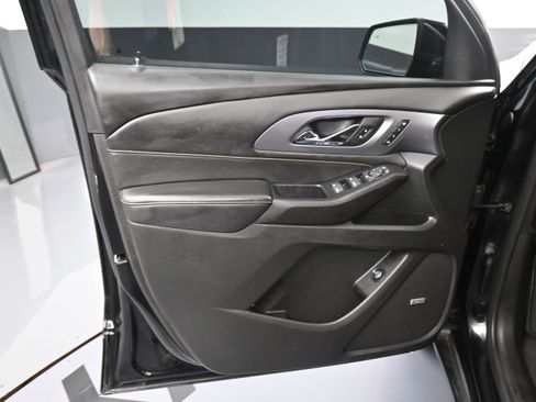Used 2021 Chevrolet Traverse Premier AWD/4WD image 15