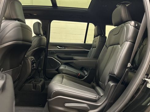 New 2026 Jeep Grand Cherokee L Limited w/ Limited Altitude Package AWD/4WD image 8