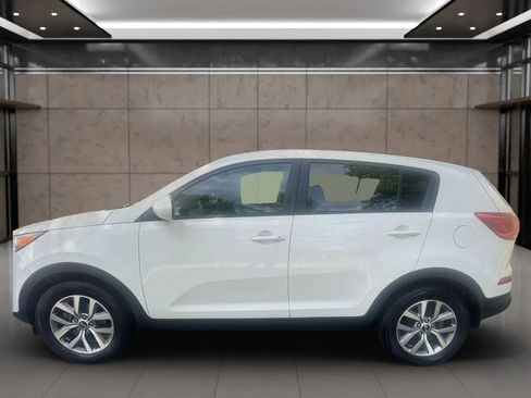 Used 2016 Kia Sportage LX FWD image 3
