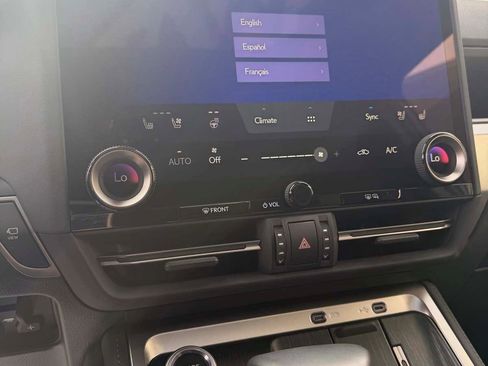 Used 2025 Lexus GX 550 AWD/4WD image 15