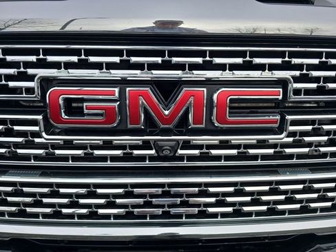 Certified 2022 GMC Sierra 3500 Denali image 37