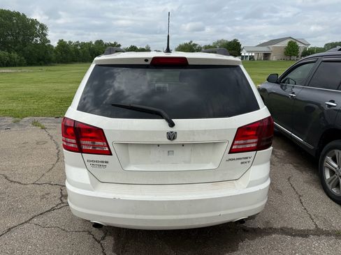 Used 2010 Dodge Journey SXT w/ Flexible Seating Group FWD image 5