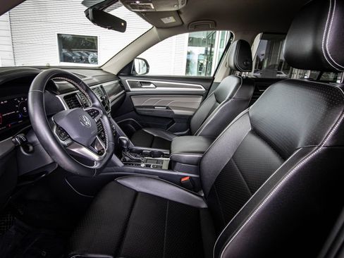 Certified 2023 Volkswagen Atlas SE FWD image 24