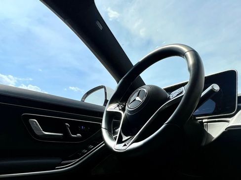 Used 2022 Mercedes-Benz S 500 4MATIC image 8