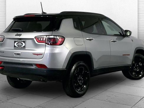 Used 2023 Jeep Compass Trailhawk w/ Trailhawk Convenience Group AWD/4WD image 13