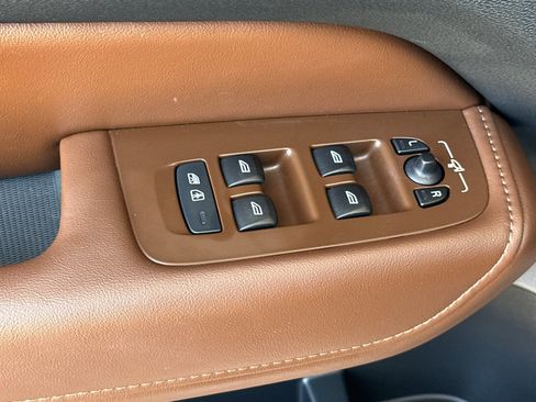 Certified 2023 Volvo XC60 B5 Plus w/ Climate Package FWD image 12