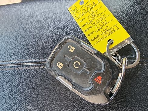 Used 2018 GMC Terrain SLE w/ Driver Convenience Package FWD image 21