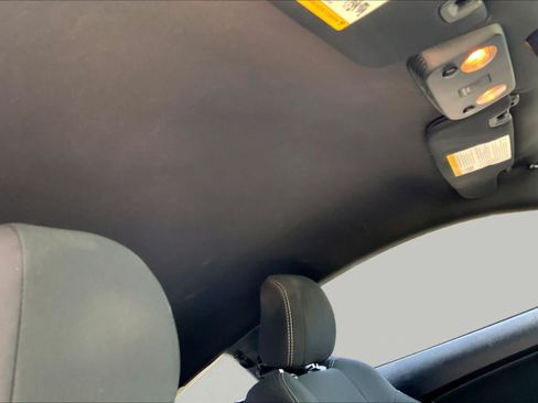 Used 2019 Ford Mustang Coupe RWD image 12