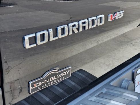 Used 2017 Chevrolet Colorado LT w/ LT Convenience Package AWD/4WD image 11