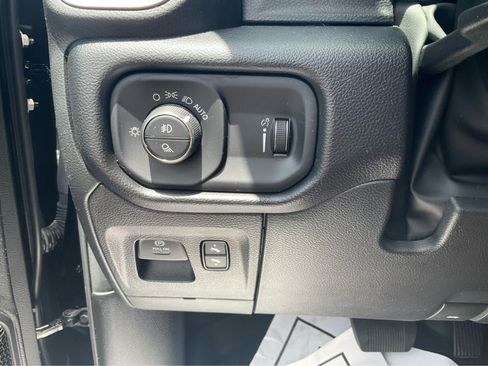 Used 2022 RAM 1500 Big Horn AWD/4WD image 15