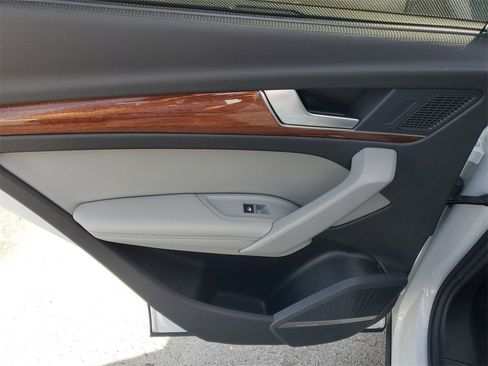 Used 2023 Audi Q5 2.0T Prestige image 14