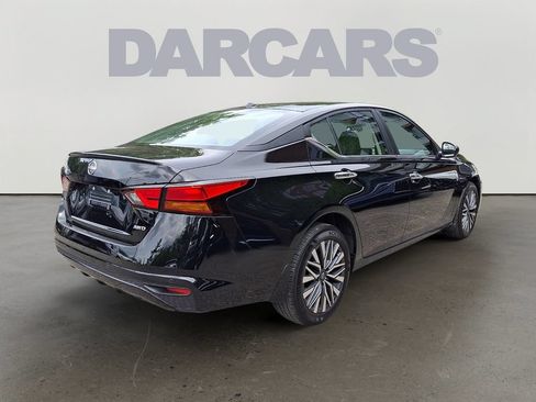 Used 2025 Nissan Altima 2.5 SV AWD/4WD image 7
