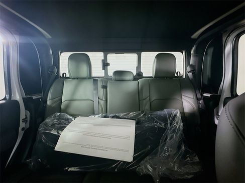 New 2025 Jeep Gladiator Mojave image 10