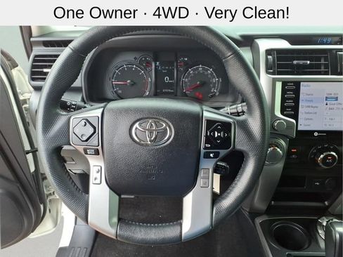 Used 2020 Toyota 4Runner SR5 AWD/4WD image 15