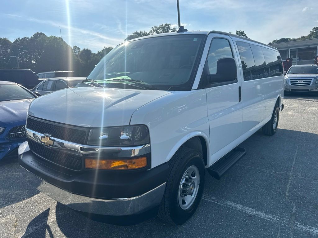 Used 2025 Chevrolet Express 3500 LT w/ LT Preferred Equipment Group RWD image 1