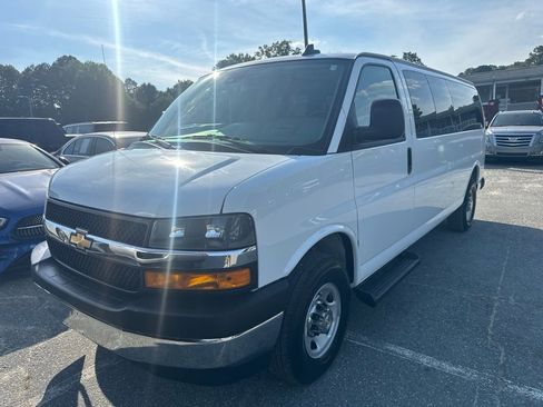 Used 2025 Chevrolet Express 3500 LT w/ LT Preferred Equipment Group RWD image 1