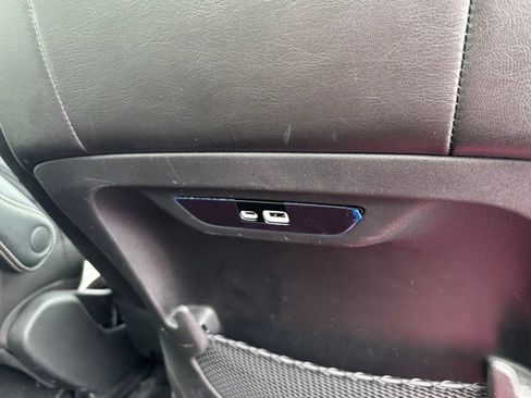 Used 2025 Chrysler Pacifica Limited FWD image 22