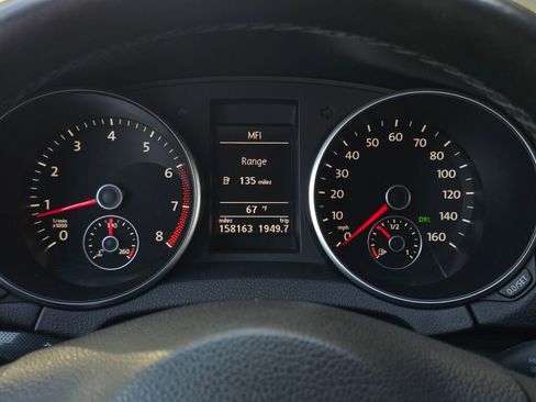 Used 2011 Volkswagen Jetta SE w/ Wheel & Sunroof Pkg image 26