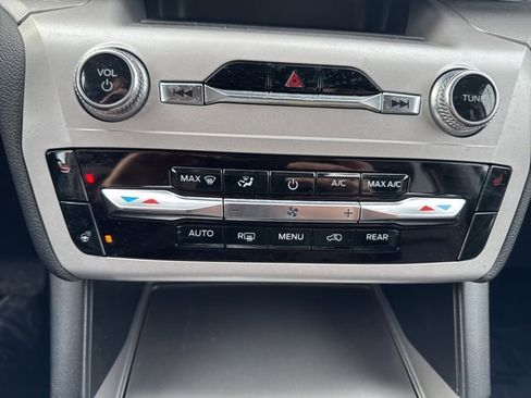 Used 2023 Ford Explorer XLT w/ Equipment Group 202A image 34