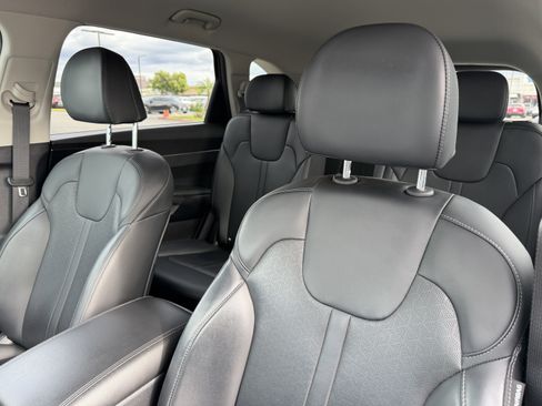 Certified 2023 Kia Sorento EX AWD/4WD image 17
