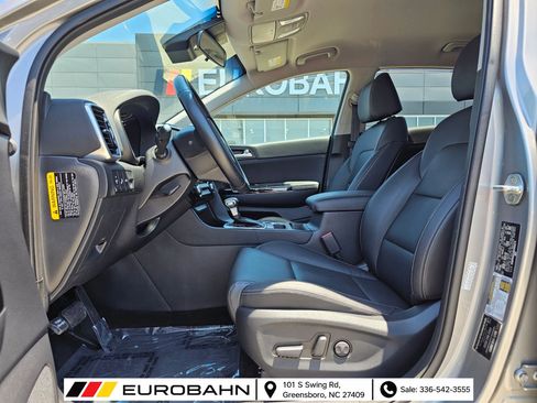 Used 2021 Kia Sportage EX FWD image 12