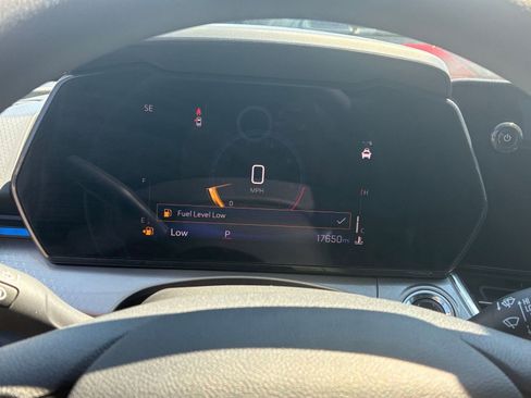 Used 2025 Chevrolet Trax LT image 35