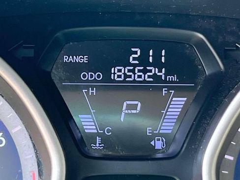 Used 2013 Hyundai Elantra GLS w/ Preferred Pkg FWD image 31