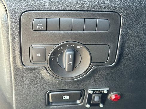 Used 2023 Mercedes-Benz Metris image 26