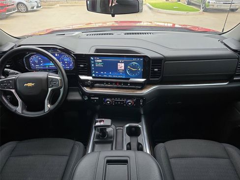 Used 2022 Chevrolet Silverado 1500 LT RWD image 11