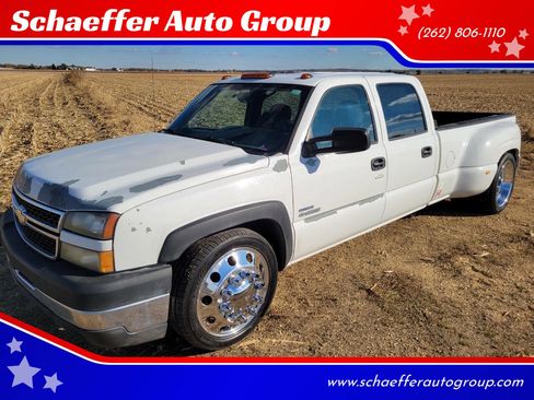 Used 2007 Chevrolet Silverado 3500 2WD Crew Cab w/ Heavy-Duty Power Package image 2