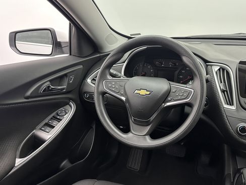 Used 2025 Chevrolet Malibu LT image 18