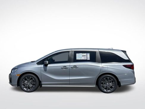 New 2026 Honda Odyssey Touring image 2