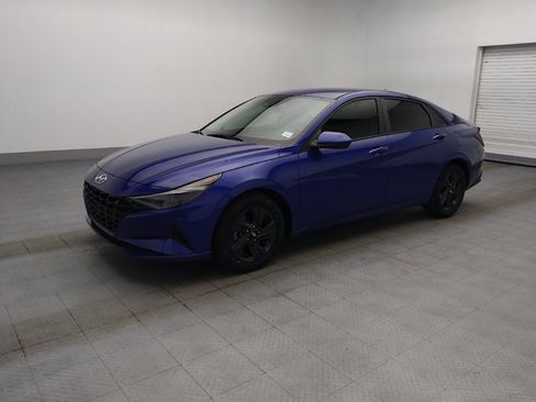 Used 2023 Hyundai Elantra SEL FWD image 2