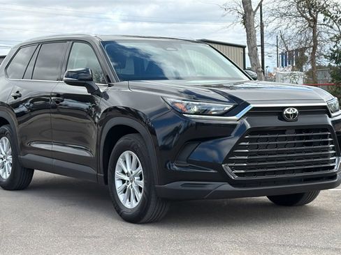 Certified 2025 Toyota Grand Highlander AWD image 9