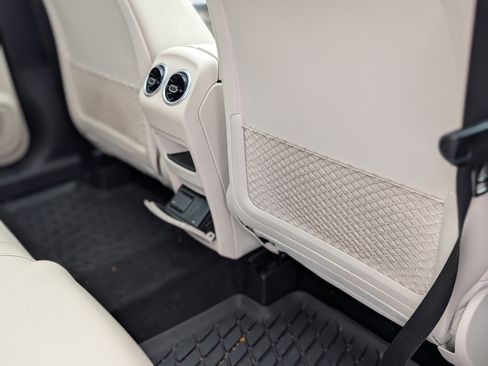 Used 2020 Mercedes-Benz GLB 250 4MATIC image 43