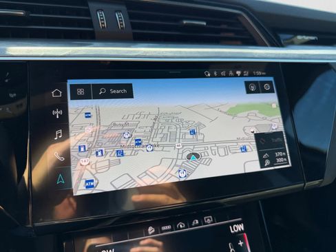 Used 2024 Audi Q8 e-tron Premium Plus w/ Premium Plus Package image 22