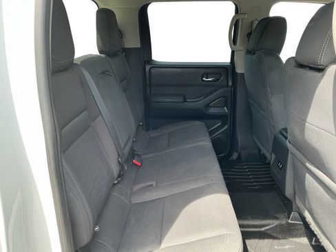 Used 2022 Nissan Frontier SV AWD/4WD image 23