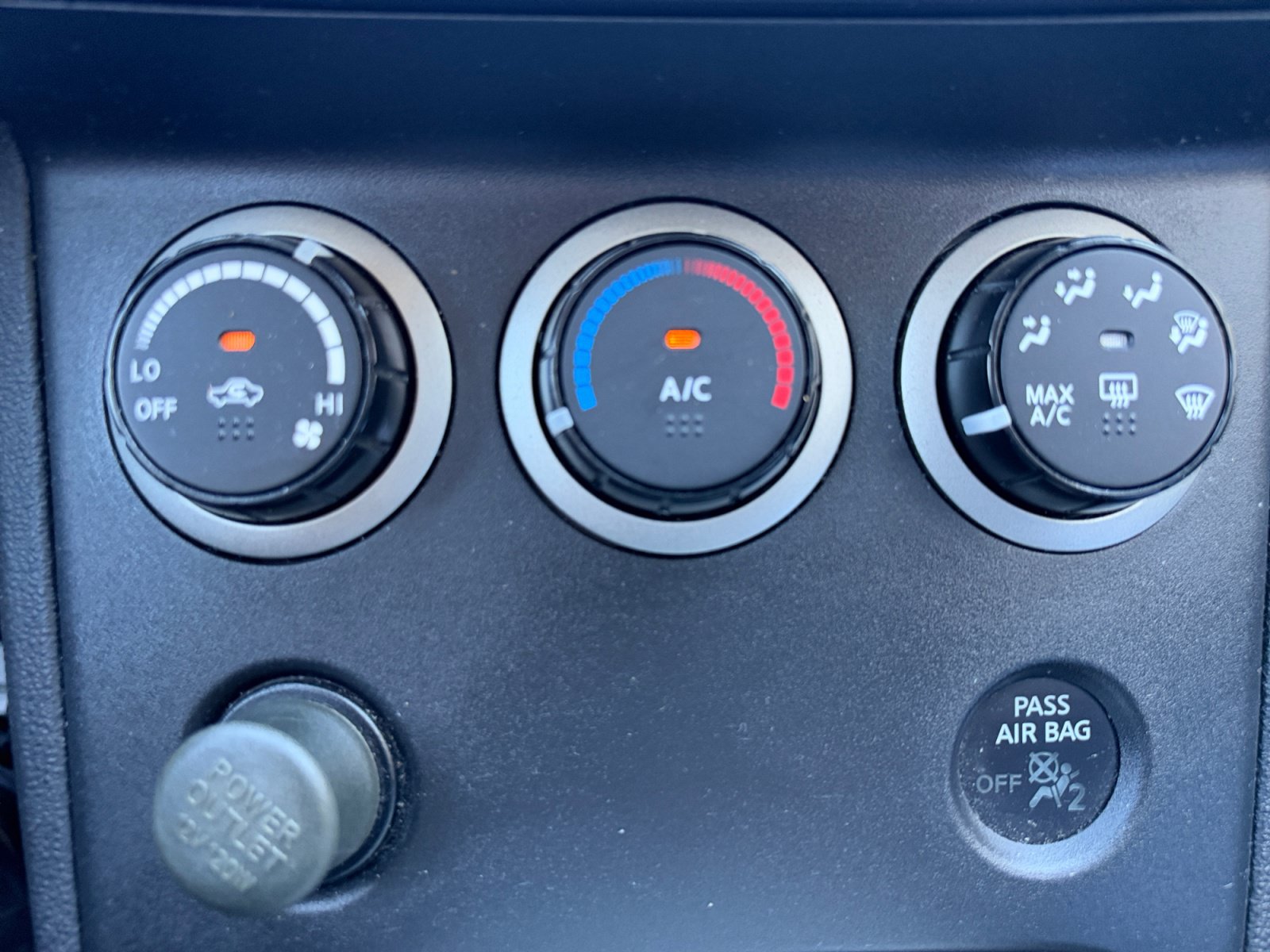 Used 2013 Nissan Rogue SV FWD image 11