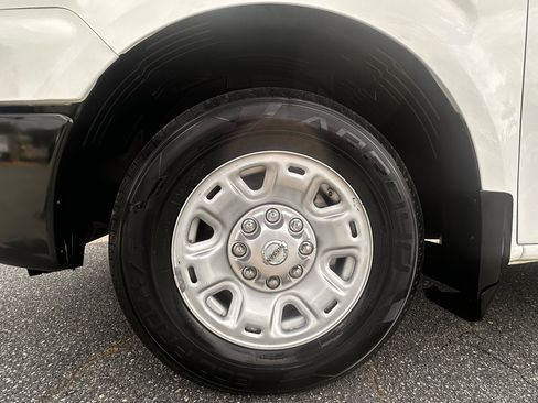 Used 2015 Nissan NV 2500 SV image 10