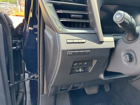 Used 2025 Lexus GX 550 w/ Accessory Package (2T) AWD/4WD image 13