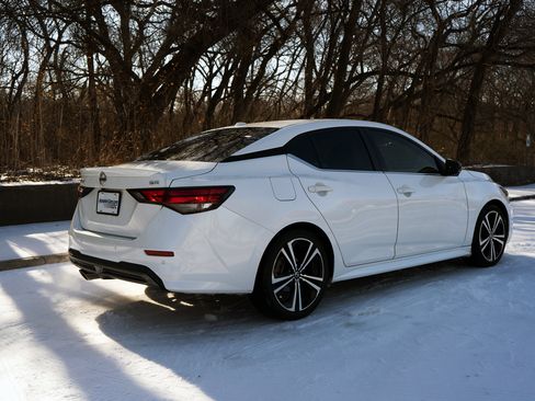 Used 2023 Nissan Sentra SR w/ SR Premium Package image 9