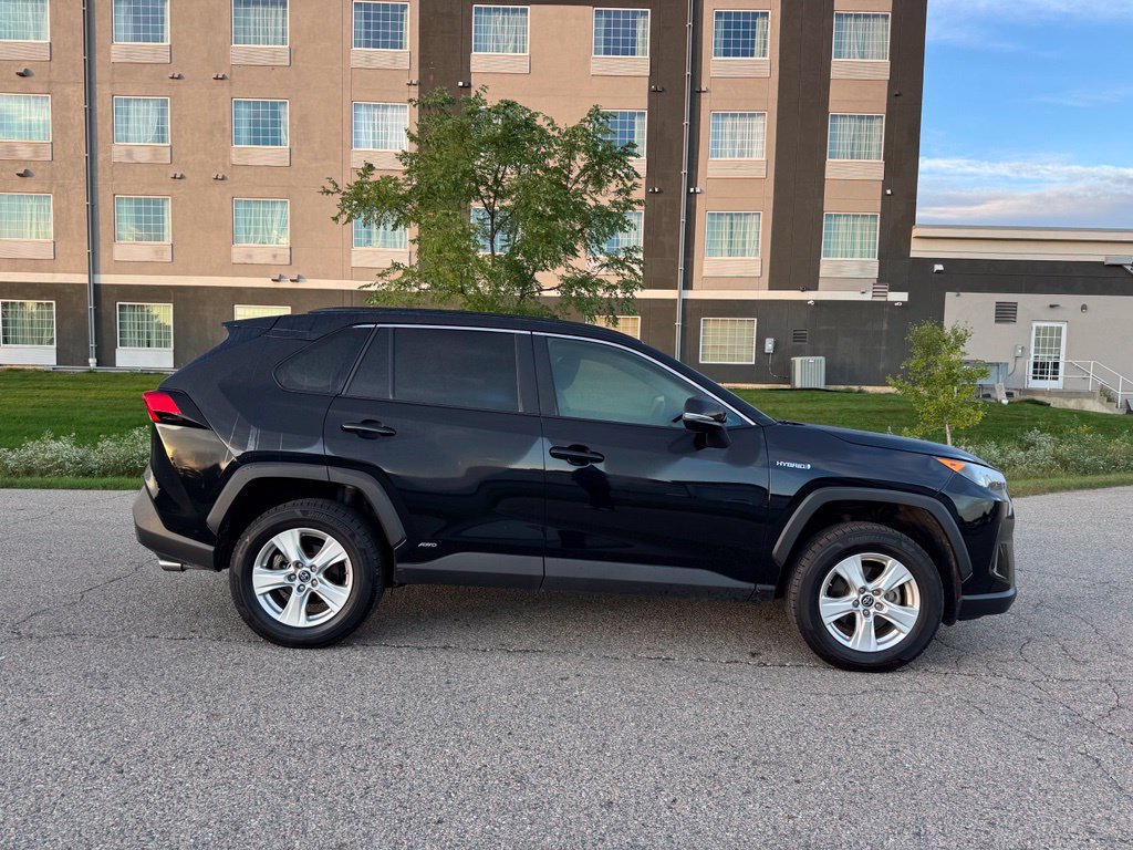 Used 2019 Toyota RAV4 LE AWD/4WD image 13
