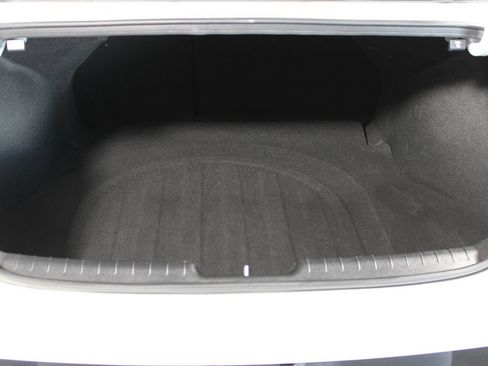 Used 2025 Hyundai Elantra SEL FWD image 30