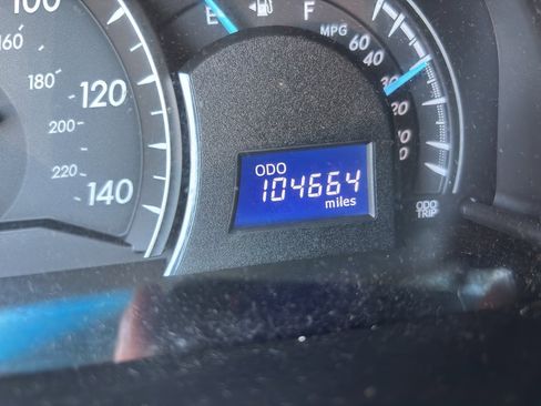 Used 2012 Toyota Camry LE image 11